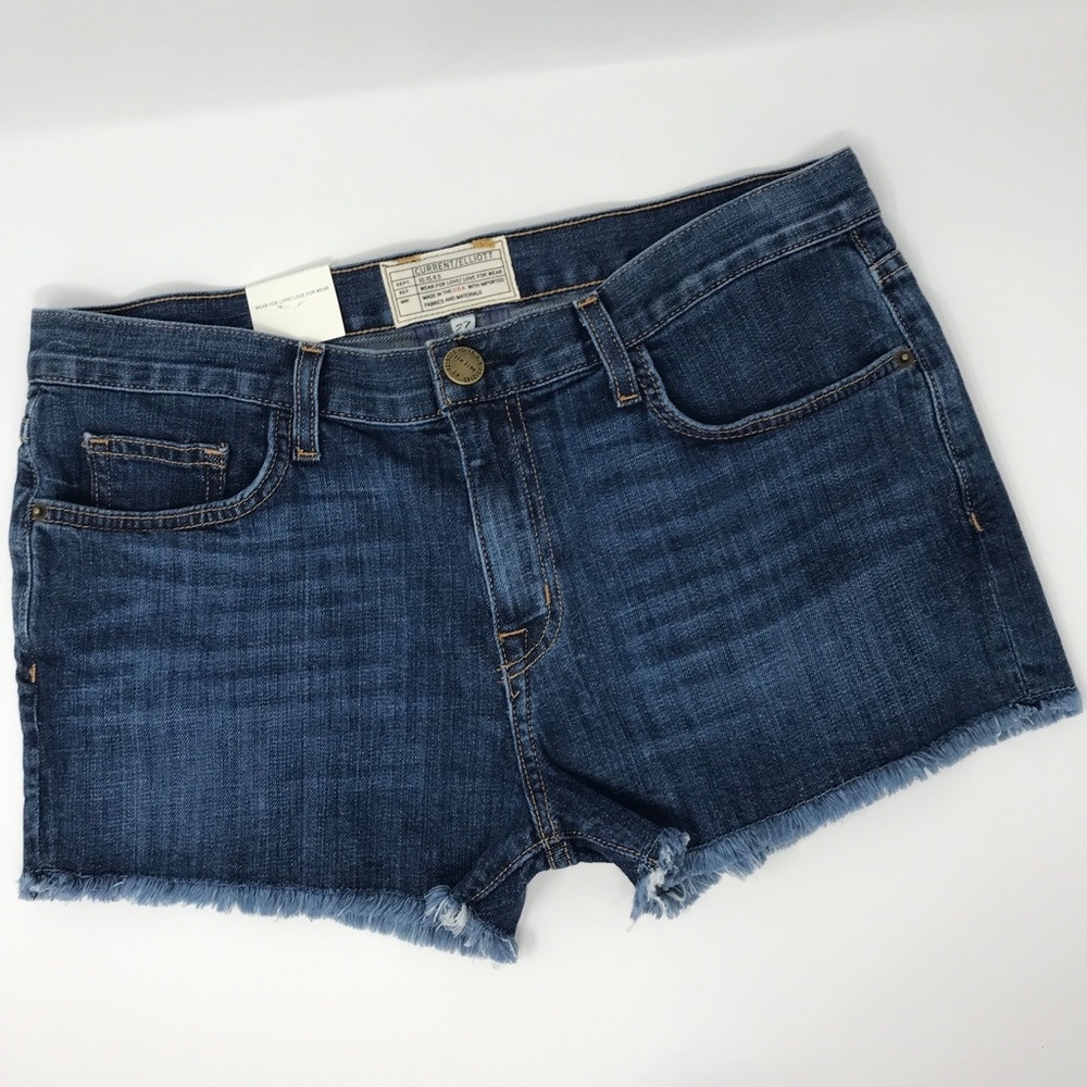 Current Elliott The Boyfriend Short In Loved Denim - Picture 1 of 8